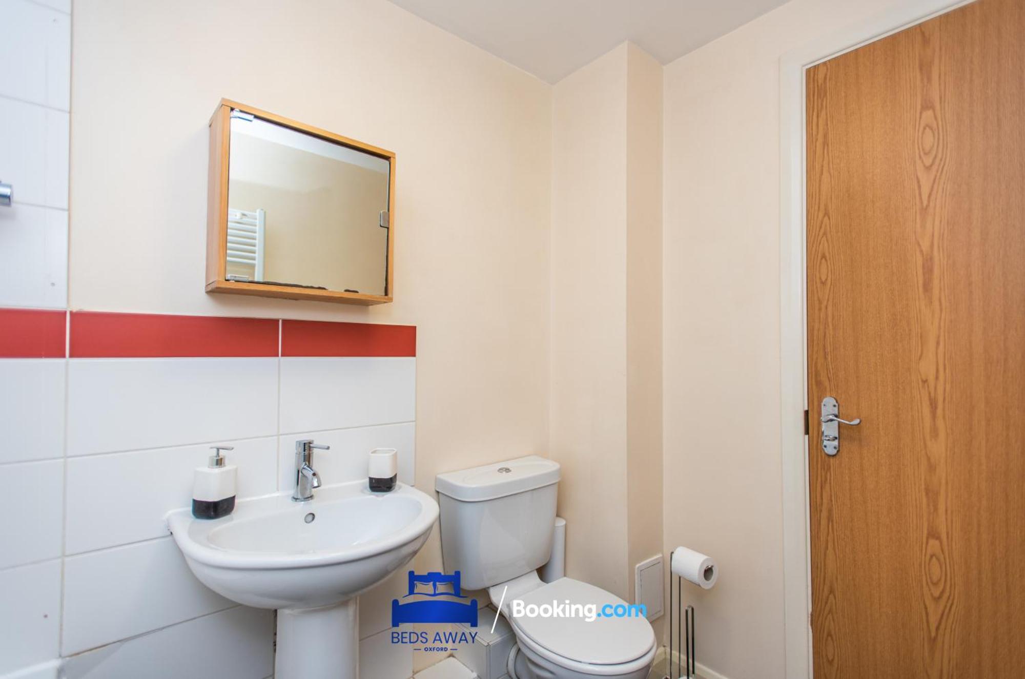 Two Bedroom By Beds Away Short Lets & Serviced Close To Airport And Blenheim Palace * Кидлингтон
