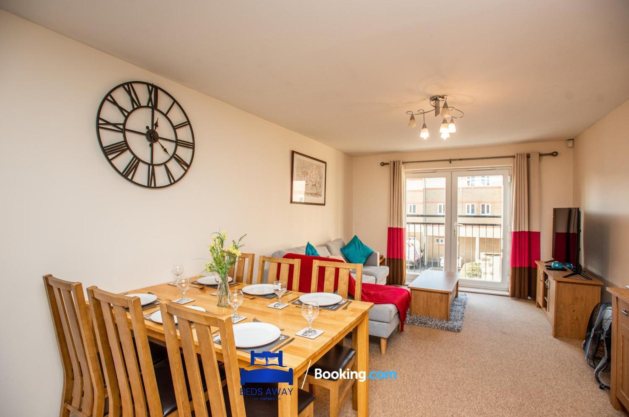 Апартаменты Two Bedroom By Beds Away Short Lets & Serviced Close To Airport And Blenheim Palace