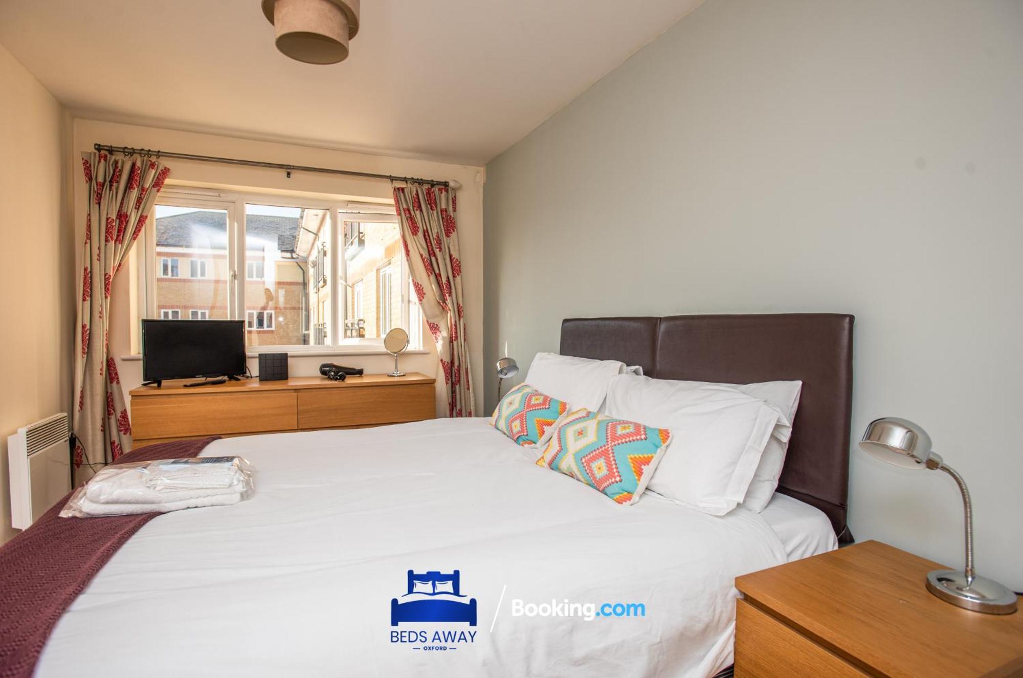Апартаменты Two Bedroom By Beds Away Short Lets & Serviced Close To Airport And Blenheim Palace