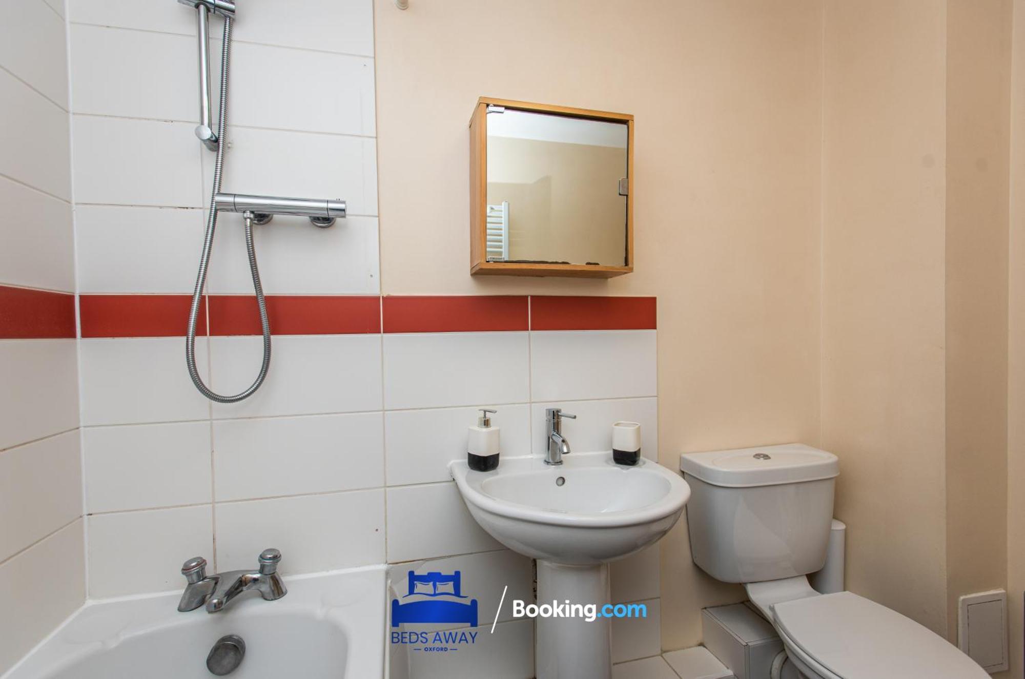 Two Bedroom By Beds Away Short Lets & Serviced Close To Airport And Blenheim Palace * Кидлингтон